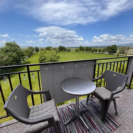 Quiet With A View! Apartament *